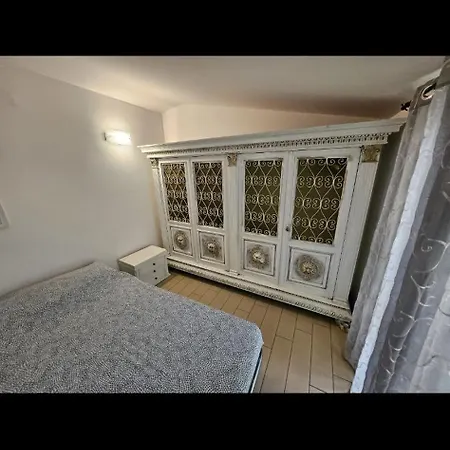 לינה וארוחת בוקר Roxana In טיבולי